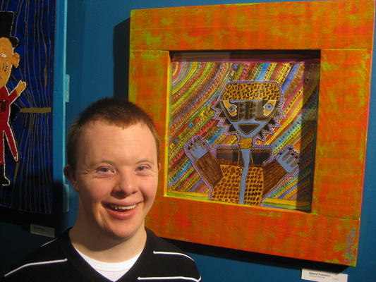 Sjoerd Franssen voor zijn eerste schilderij geëxposeerd tijdens tentoonstelling van het Glaashoes!